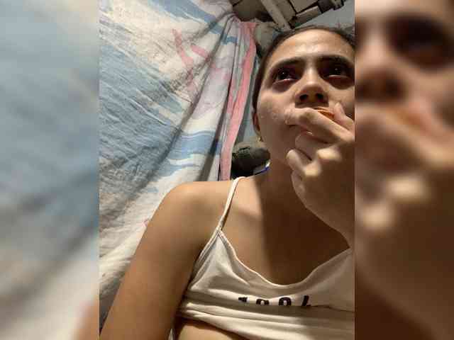 PrettyAsianLover webcam