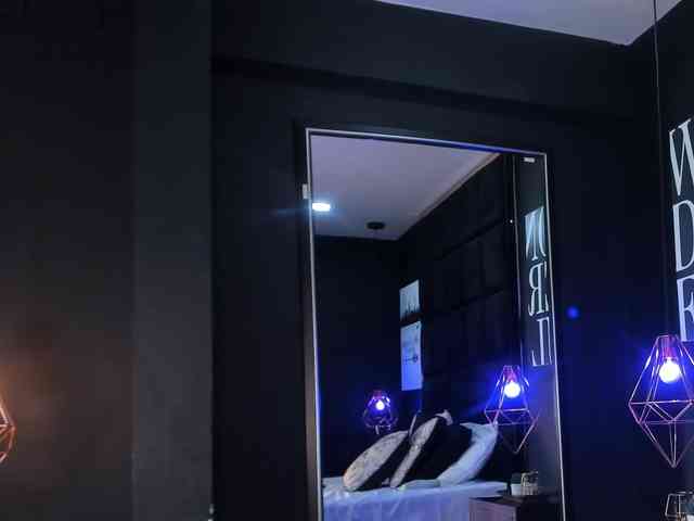 AnissaFox webcam