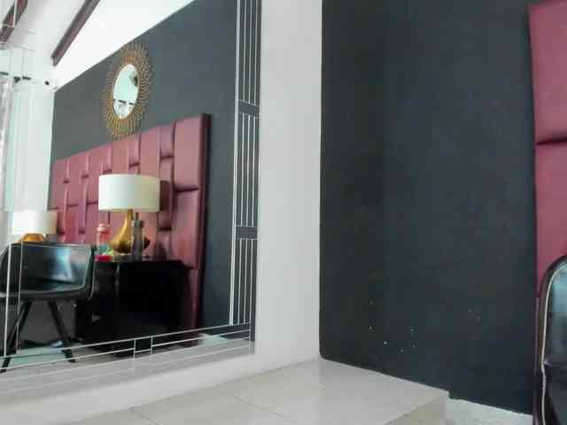 AnissaFox webcam