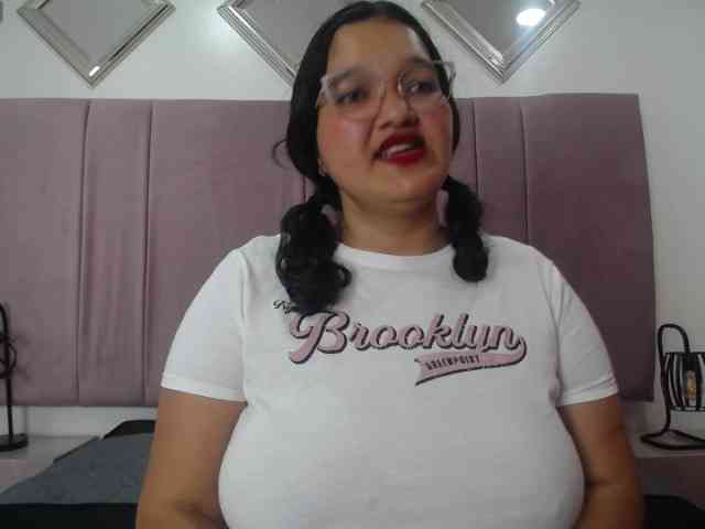 LillyRousee webcam
