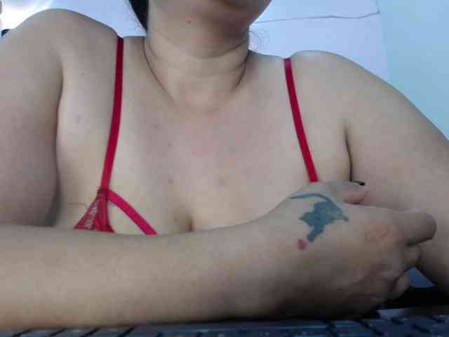LillyRousee webcam