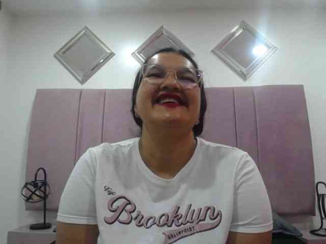 LillyRousee webcam
