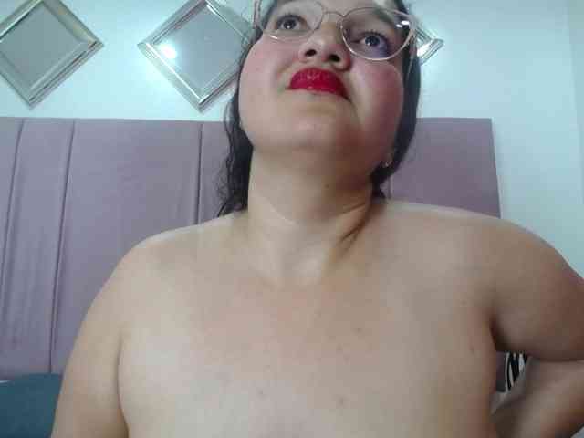LillyRousee webcam