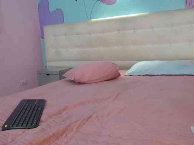 LillyRousee webcam