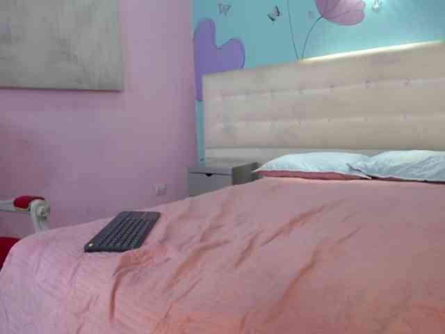 LillyRousee webcam