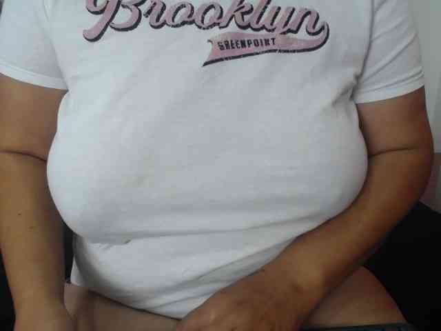 LillyRousee webcam
