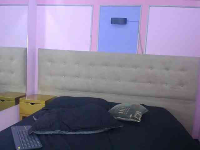 LillyRousee webcam