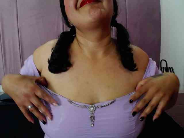 LillyRousee webcam