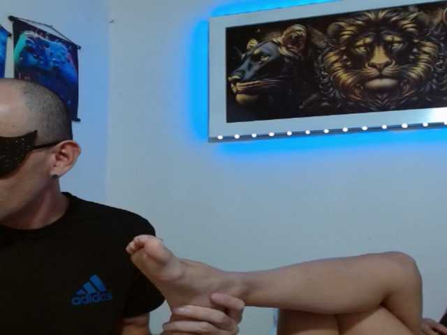 couplehot27 — show naked  finger in pussy  200 tks