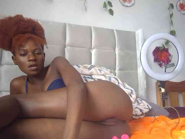 ValvetEllie webcam