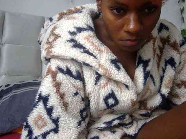 ValvetEllie webcam