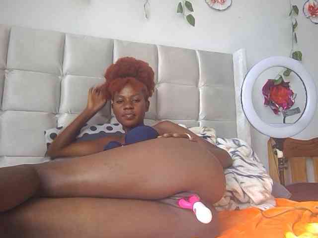 ValvetEllie webcam