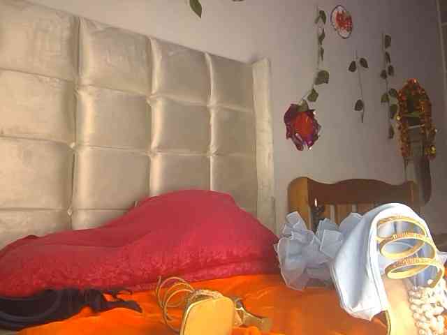 ValvetEllie webcam