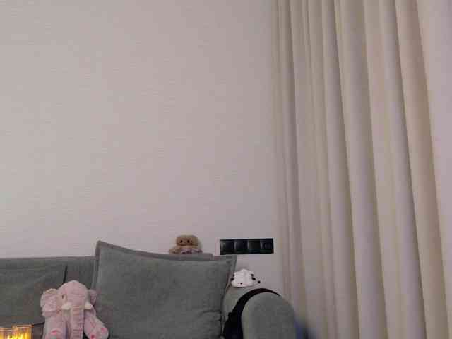 Sweet-Mila webcam