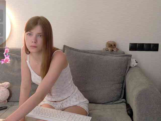 Sweet-Mila webcam
