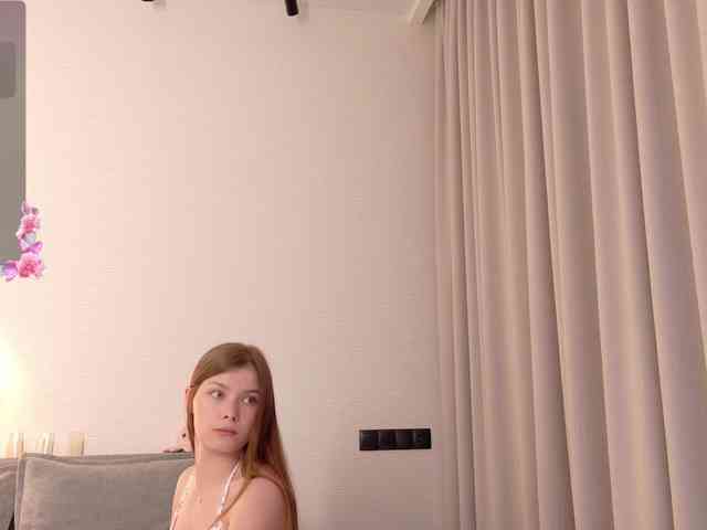 Sweet-Mila webcam