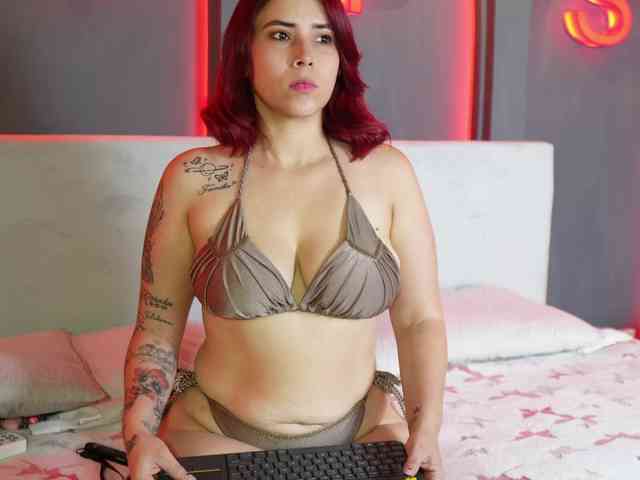 IzzyCarter webcam