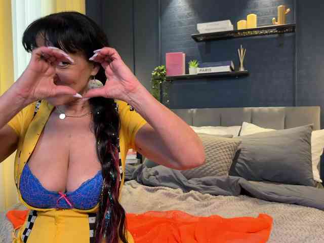 EstherGrays webcam