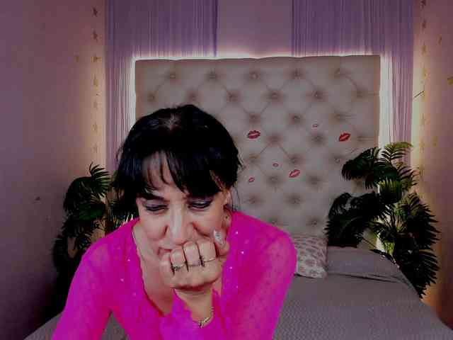 EstherGrays webcam