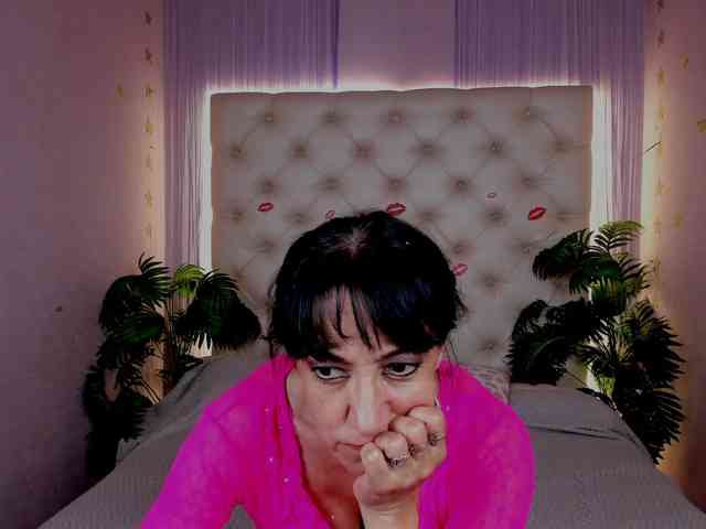EstherGrays webcam
