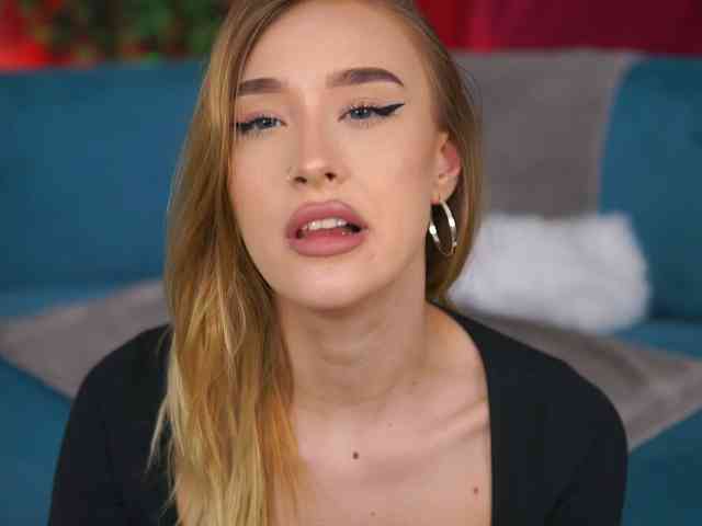 striptease cam MaryJWatson