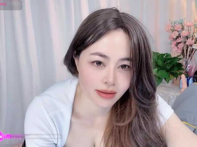 CN-weiwei's BongaCams show and profile