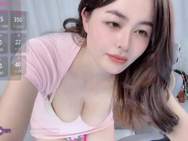 CN-weiwei's BongaCams show and profile