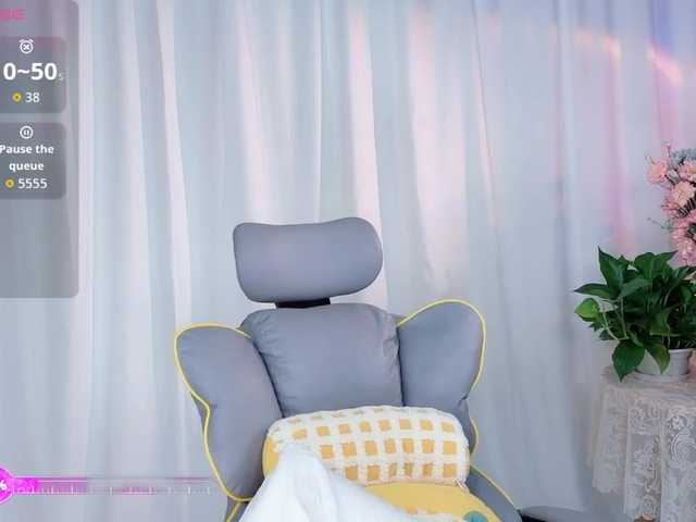 CN-weiwei's BongaCams show and profile