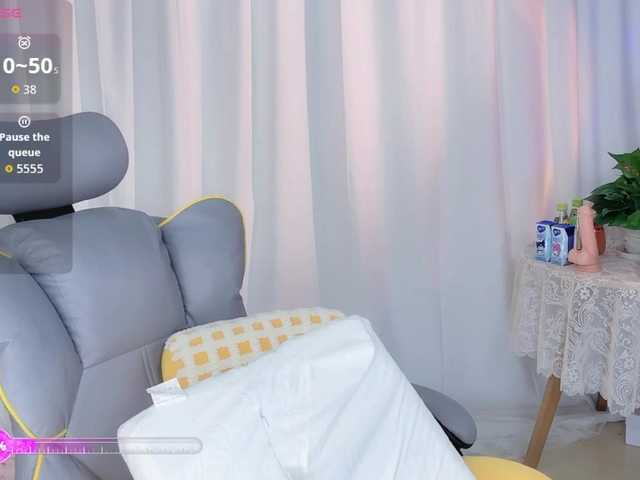 CN-weiwei's BongaCams show and profile