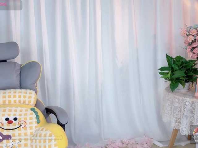 CN-weiwei's BongaCams show and profile