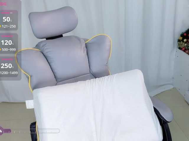 CN-weiwei's BongaCams show and profile