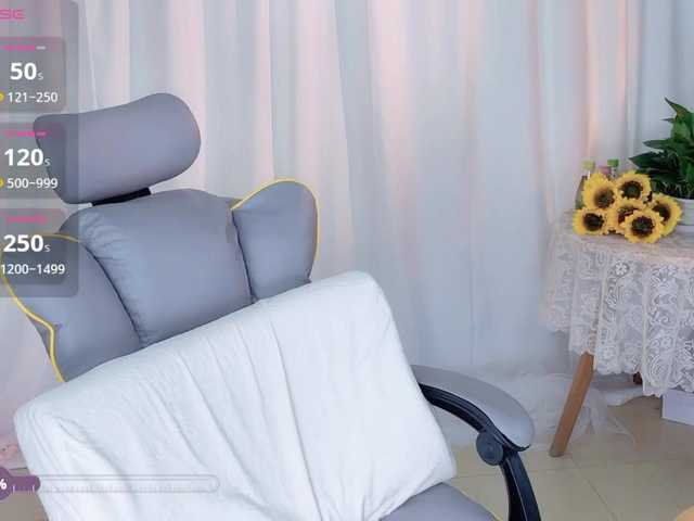 CN-weiwei's BongaCams show and profile