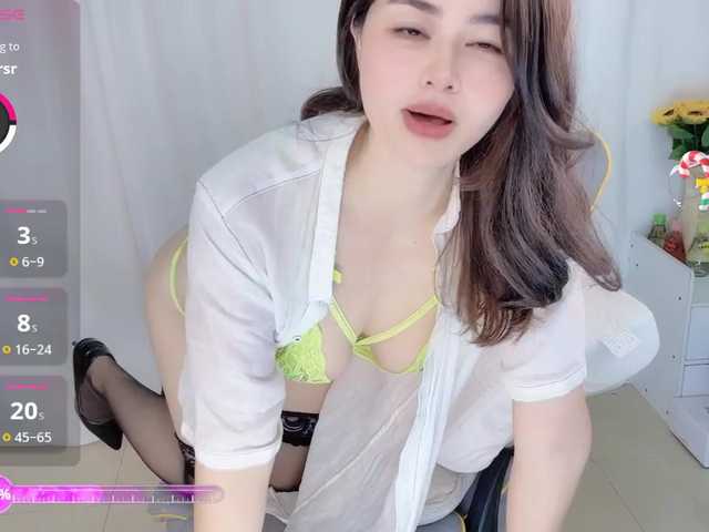 CN-weiwei's BongaCams show and profile