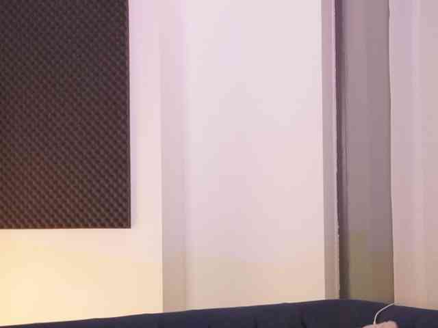 DiannaDior webcam