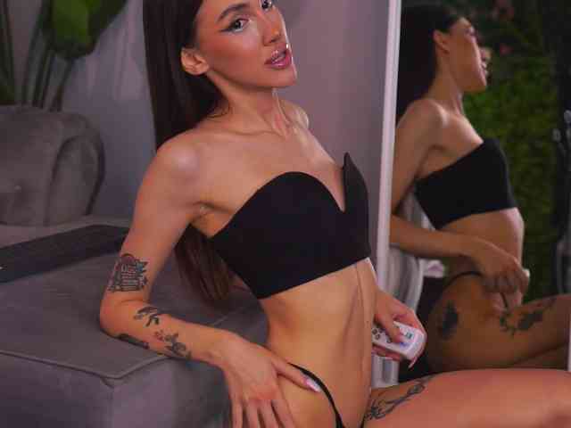 DiannaDior webcam