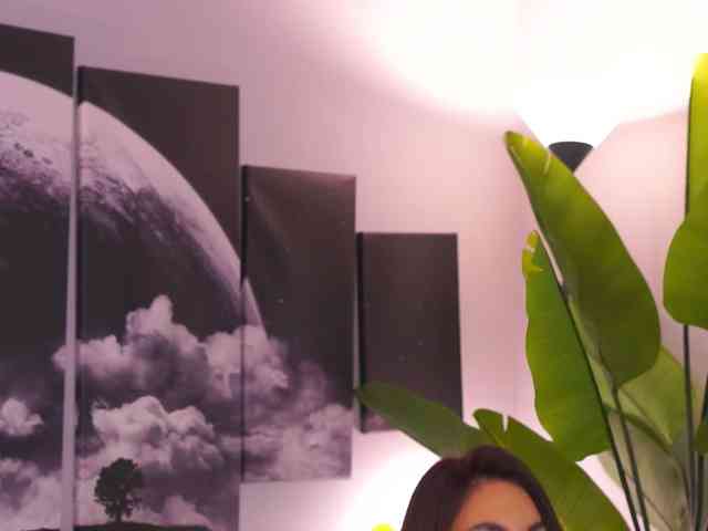 DiannaDior webcam