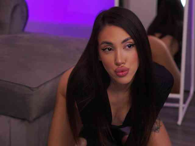 DiannaDior webcam