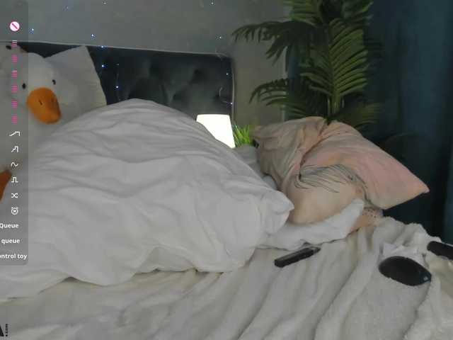 Xna's BongaCams show and profile