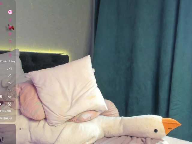 Xna's BongaCams show and profile