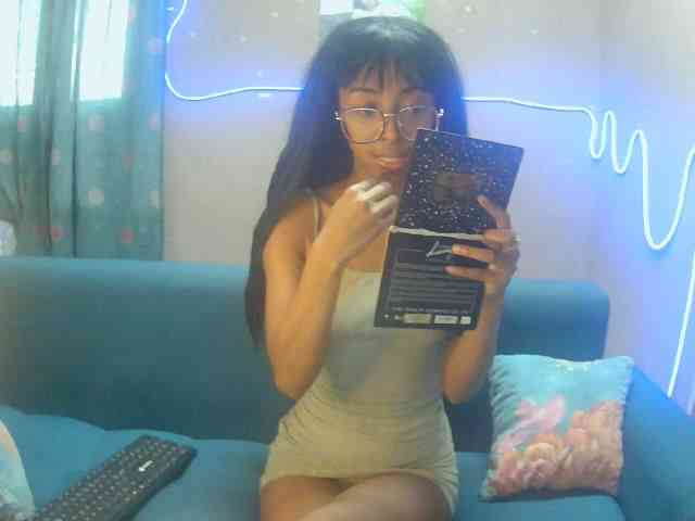 Marinahgrey Live Webcam on BongaCams