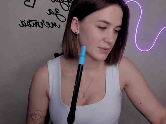 EllyBurton webcam