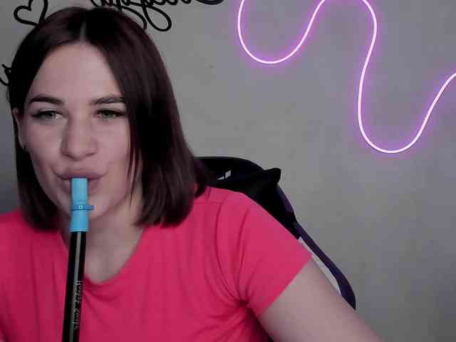 EllyBurton webcam