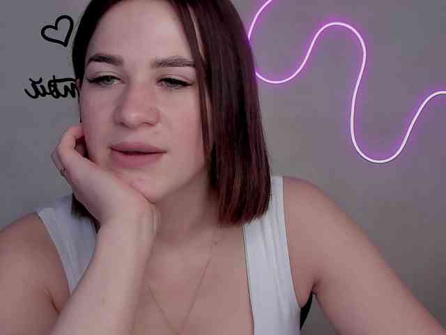 EllyBurton webcam