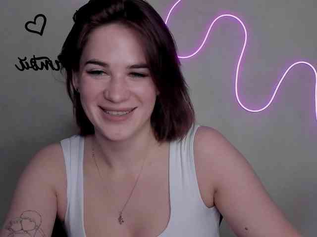 EllyBurton webcam