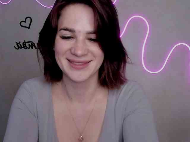 EllyBurton webcam