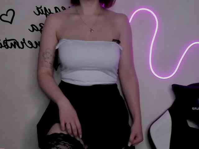 EllyBurton webcam