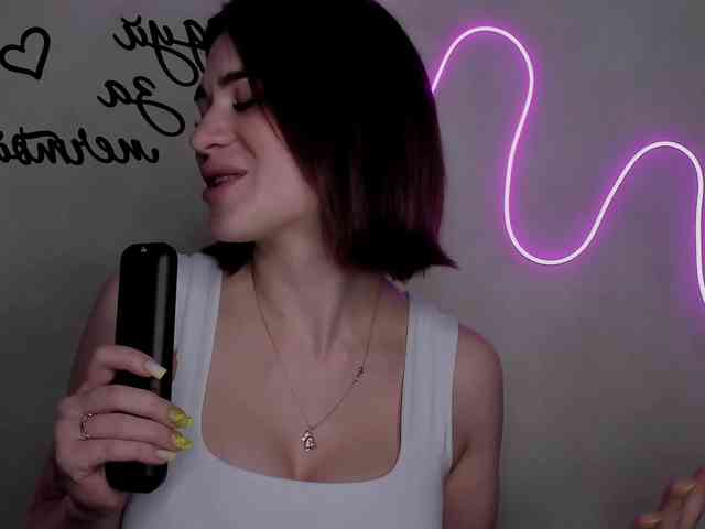 EllyBurton webcam