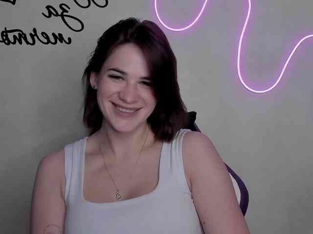EllyBurton webcam