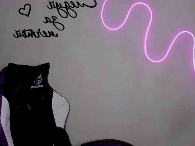 EllyBurton webcam