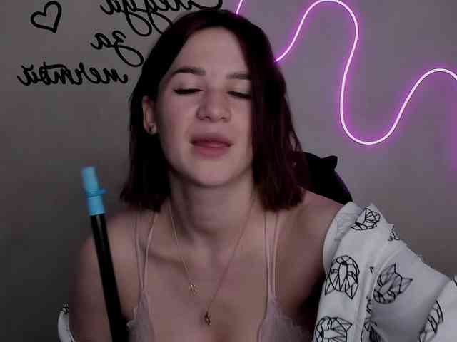 EllyBurton webcam